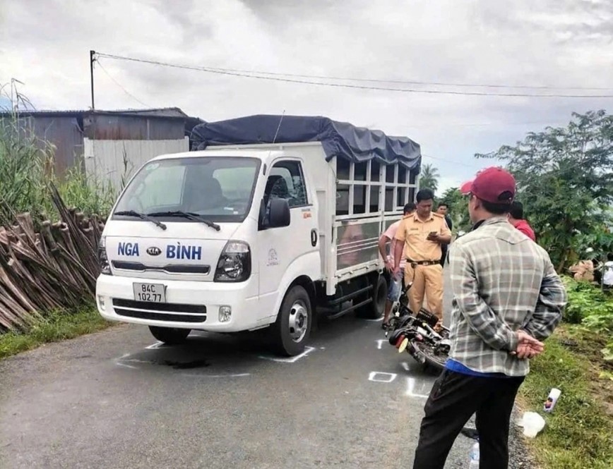 Giới thiệu nguyên nhân tai nạn giao thông khiến bé gái 14 tuổi tử vong ở Vĩnh Long